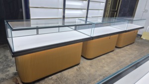 Vitrine à bijoux en verre personnalisée en gros avec éclairage LED, design écologique, étanche, serrures et tiroirs pour <span class=keywords><strong>la</strong></span> vente au détail et les musées - Product Image 6