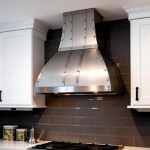 Campana Extractora <span class=keywords><strong>de</strong></span> Lujo Arquitectónica <span class=keywords><strong>de</strong></span> Acero Inoxidable, con Correas <span class=keywords><strong>de</strong></span> Cepillado Suave, Remaches, Forma <span class=keywords><strong>de</strong></span> Campana Curva, Hecha a Mano, Montaje en Pared, Campana Personalizada - Product Image 5