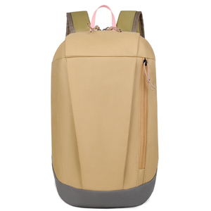 Sac à dos de randonnée 10L à fermeture éclair tendance pour unisexe - Sac à dos ultraléger pour les voyages, le camping et l'école (khaki) - Product Image 2