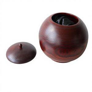 Houten urn voor as, ronde vorm, handgemaakt houten gedenkurn voor crematie en begrafenis - Product Image 3