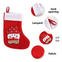 Mini chaussettes de Noël rouges avec appliques Père Noël, renne et bonhomme de neige, décorations suspendues pour sapin de Noël, chaussettes cadeaux