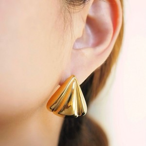 ต่างหูสแตนเลสทรงสามเหลี่ยมจีบแบบเรขาคณิตสำหรับผู้หญิง เครื่องประดับแฟชั่นไทเทเนียมคุณภาพสูง - Product Image 3