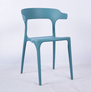 New Design Wholesale Colored Plastic Sillones Sedie French Chaise Modern Stacking Dining PP Plastic Chairs Restaurant Chair