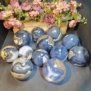 Boules de cristal de sphère d'agate sculptées à la main en cristal naturel de haute qualité pour la décoration de la maison