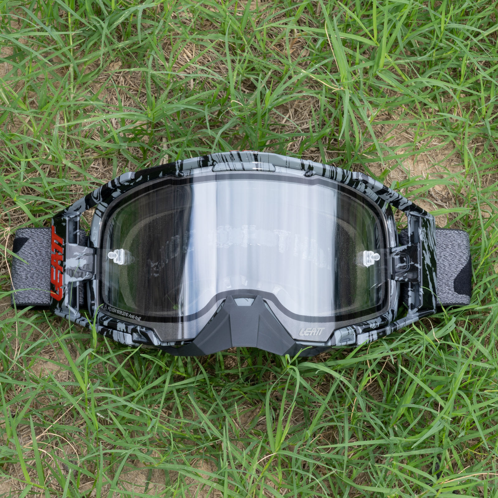 Black Marble Frame / Clear Lens