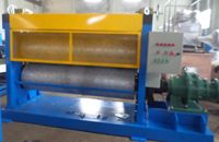 Machine à embosser facile à utiliser pour l'équipement de forgeage à froid de tôles d'acier avec composants essentiels : roulement, moteur à engrenages, pompe, PLC