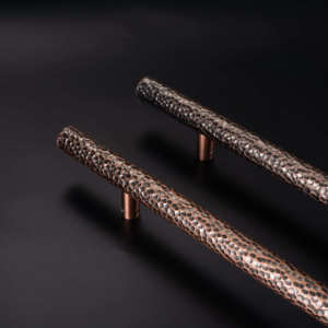 Tiradores y tiradores de puertas de latón de lujo modernos Herrajes de puerta plegables de fábrica personalizados para hoteles Negocios Villas Apartamentos - Product Image 6