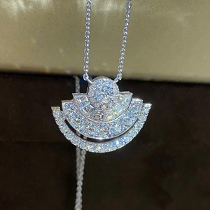 Collar Floral de Plata Pura S925 Wenchi con Diamantes, Diseño Elegante y Lujoso, Collar Refinado de Nicho, Hecho en China - Product Image 3