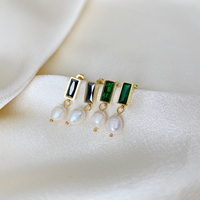 Boucles d'oreilles pendantes rectangulaires en zircon et perle d'eau douce, en acier titane plaqué or véritable 18 carats, style rétro élégant