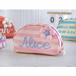 Petite trousse de toilette et de maquillage en polyester personnalisée avec nom brodé, forme de coquille, pour femmes, usage quotidien - Product Image 3