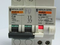Disjoncteur multi-9 voies PLC C60H C20 Vigi C60 20A - Produit sous garantie