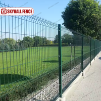Valla de malla de alambre soldado verde galvanizado para proyectos de construcción de canchas deportivas