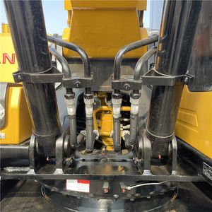 รถขุดขนาดกลางพร้อมเครื่องยนต์ทรงพลังและระบบควบคุมที่ราบรื่น รถขุด Sany รุ่น SY215C มือสอง สำหรับงานดิน - Product Image 6