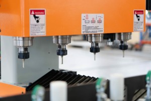 Machine à mortaiser haute performance Qdzd Sc2200 Bibo pour la production de meubles en bois massif et de cadres de portes, haute précision. Système de positionnement - Product Image 4