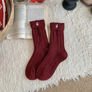 Chaussettes <span class=keywords><strong>de</strong></span> Noël en laine pour l'automne et l'hiver, chaussettes en laine <span class=keywords><strong>à</strong></span> pois brodées en polaire pour femmes, chaussettes mi-mollet épaisses et chaudes en relief - Product Image 5