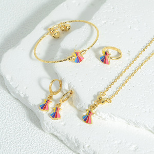 Set di <span class=keywords><strong>Gioielli</strong></span> per Bambine a Forma di Cuore e Stella, 4 Pezzi: Collana, Braccialetto, Orecchini e Anello, Regalo per Feste - Product Image 4
