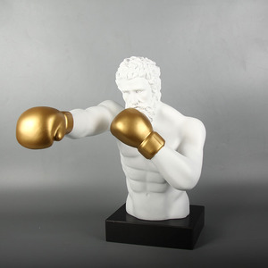 Sculpture <span class=keywords><strong>de</strong></span> buste <span class=keywords><strong>de</strong></span> boxer <span class=keywords><strong>de</strong></span> style <span class=keywords><strong>grec</strong></span> avec des gants <span class=keywords><strong>de</strong></span> boxe en or Statue en résine moderne pour <span class=keywords><strong>la</strong></span> décoration intérieure Art Display Man Cave Gift - Product Image 6