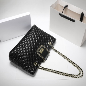 Sac fourre-tout en cuir grande capacité, nouveau modèle 2026, sac bandoulière polyvalent pour femme avec chaîne - Product Image 4