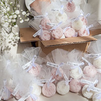 Cadeaux parfumés avec logo personnalisé, bougie miniature de luxe à la pivoine, bougie artisanale à la cire de soja parfumée aux fleurs avec ruban en tulle