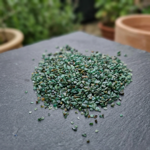 Pierres précieuses brutes vertes naturelles, formes mélangées, cristaux non polis pour la fabrication de bijoux et l'artisanat - Product Image 3