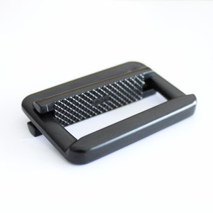 Correa de alta calidad Barra central ajustable Tri-glide Hebilla de bolsa de Liberación lateral de metal - Product Image 6