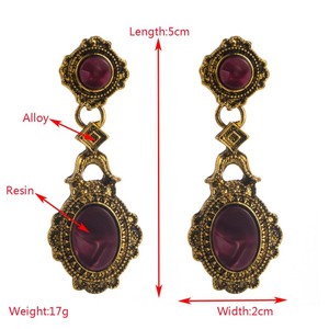 4 Stili Vintage di Orecchini Pendenti Barocchi con Perle Placcati Oro per Donne, Orecchini Geometrici in Acrilico per Feste - Product Image 6
