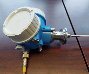 Radar de niveau à ondes guidées Levelflex FMP53-VT30/0 avec sortie 4-20mA HART pour la mesure FMP53-AAAAAIDBB5TDJ - Product Image 1