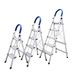 Escada doméstica dobrável de alumínio com peças azuis para trabalho físico duro EN 131 3 4 5 degraus