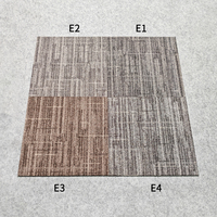 Dalles de moquette modulaires carrées en nylon gris clair à texture quadrillée, insonorisantes, pour bureaux de direction et salles de réunion