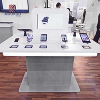 Étagères d'affichage pour kiosque informatique pour la décoration de magasin pour les accessoires numériques pour vitrine