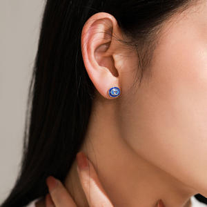 Pendientes de botón ovalados clásicos retro de plata de ley S925 con circonita azul de corte ovalado, versión de cobre personalizable para mujer - Product Image 2