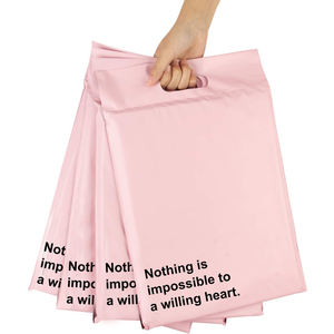 Bolsas de polietileno rosas lisas con asa troquelada, bolsa de envío compostable impresa personalizada para ropa y zapatos - Product Image 1
