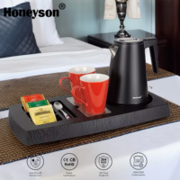 Bouilloire électrique sans fil avec plateau en plastique et corps en acier inoxydable, arrêt automatique pour le service en chambre d'hôtel