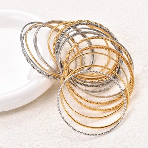 Bracelet jonc torsadé en acier inoxydable plaqué or, grand cercle, fin, uni, simple, géométrique, pour la fabrication de bijoux - Product Image 3