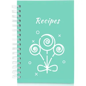一个空白的食谱笔记本，写在你自己的食谱和创建自己的食谱杂志螺旋装订高级精装版