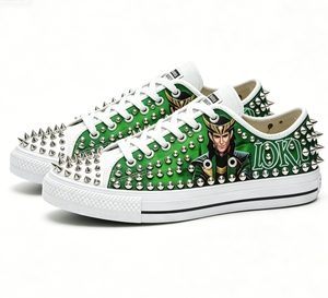 Baskets en toile personnalisées <span class=keywords><strong>avec</strong></span> rivets et clous, impression de personnage sur mesure, service OEM ODM <span class=keywords><strong>avec</strong></span> faible MOQ pour le streetwear - Product Image 2