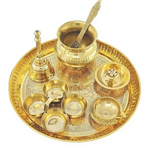 Ensemble de thali en laiton pour Puja avec lampe à huile, Diya, cloche et cuillère pour activités religieuses, design circulaire, matériau durable - Product Image 1