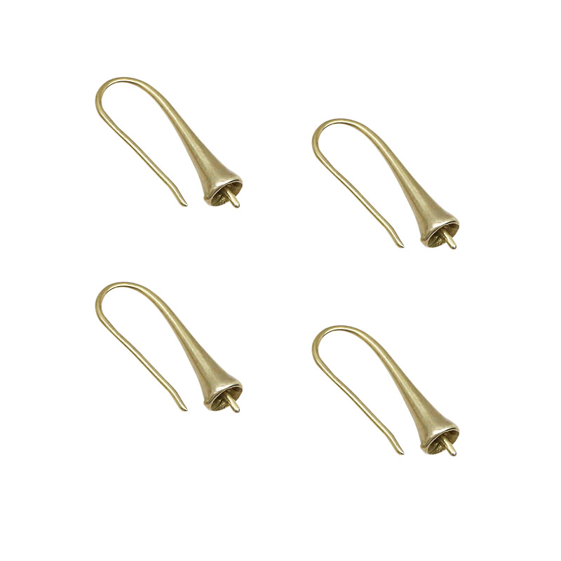 Ganchos para la oreja con forma de trompeta pequeña.