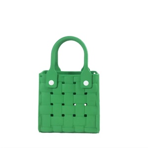 Bolso de mano tejido de EVA, bolso de hombro ligero e impermeable, bolso de mano portátil con parte superior abierta para viajes a la playa y compras - Product Image 6