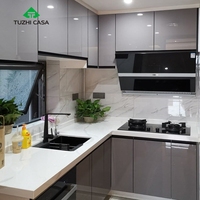 TUZHI Cuisine modulaire en bois brun laqué gris brillant, prête à assembler (RTA), avec plan de travail en quartz et robinet