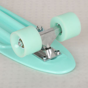 Venta Directa <span class=keywords><strong>de</strong></span> Fábrica, <span class=keywords><strong>Patineta</strong></span> Infantil <span class=keywords><strong>de</strong></span> 22 Pulgadas, Tabla <span class=keywords><strong>de</strong></span> Goma, <span class=keywords><strong>Patineta</strong></span> <span class=keywords><strong>de</strong></span> Calle, <span class=keywords><strong>Patineta</strong></span> <span class=keywords><strong>de</strong></span> <span class=keywords><strong>Cuatro</strong></span> <span class=keywords><strong>Ruedas</strong></span> - Product Image 4