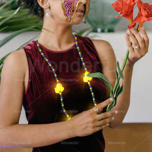 Collane per Feste di Carnevale Mardi Gras Ishine, Classiche con Perline Viola, Oro e Verde, LED Lampeggianti, Vendita Calda, Materiale PS, per Compleanni - Product Image 3