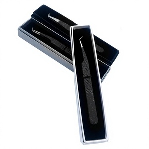 Pince à cils de marque privée, pointe argentée et revêtement noir, emballage en boîte cartonnée blanche/noire/argentée - Product Image 5