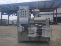 Kleinschalige Automatische Productielijn Voor Kokosnoot-En Sojaolie-Uitdrijver Voor Het Persen Van Sesamolie-Walnotenolie