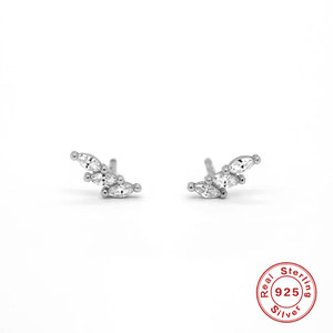 Boucles d'oreilles minimalistes en argent sterling S925, clous ronds capitonnés, accessoire pour les employés de bureau - Product Image 6