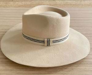 A111303 Chapeaux Fedora en feutre 100% laine australienne à large bord, style classique, avec sangle, unisexe, pour jazz, décontracté, fête, toutes saisons - Product Image 2
