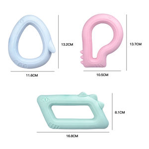 Jouets flottants pour chiens en TPR, motif dessin animé mignon multicolore, taille moyenne, pour l'intérieur/l'extérieur, emballés en sac, vente en gros par le fabricant Rena Pet - Product Image 2