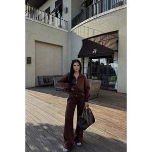 Ensembles de costumes pour femmes avec détails de fermeture éclair marron - Product Image 1