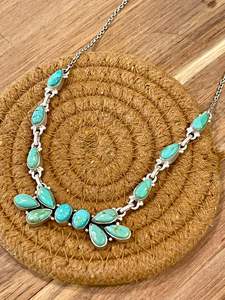 Collier en argent sterling fait main de haute qualité avec turquoise et buffle blanc de Kingman - Product Image 3