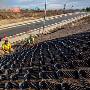 Géocell HDPE pour allée en <span class=keywords><strong>gravier</strong></span>, grille de stabilisation du sol et murs de soutènement de 50 mm à 100 mm de hauteur - Géocell grille géomembrane - Product Image 5